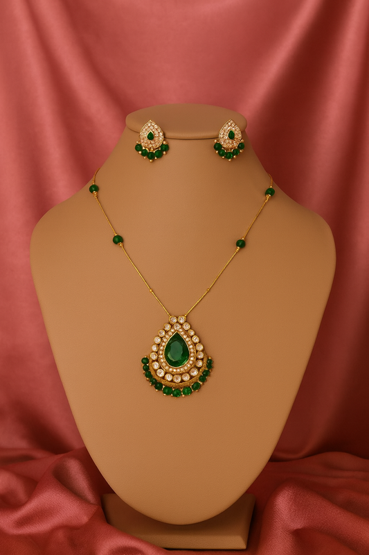 Green Kundan Pendant Necklace & Earrings Set